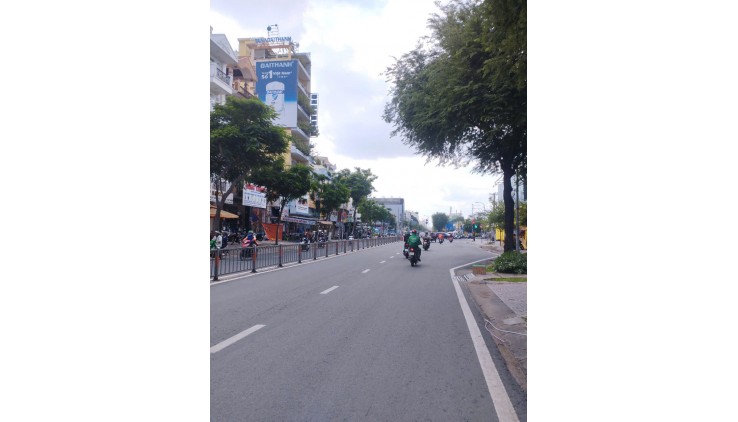 Ngộp Khu Bắc Hải - Quận 10, HXH vô nhà - 4x15m - 3 tầng BTCT